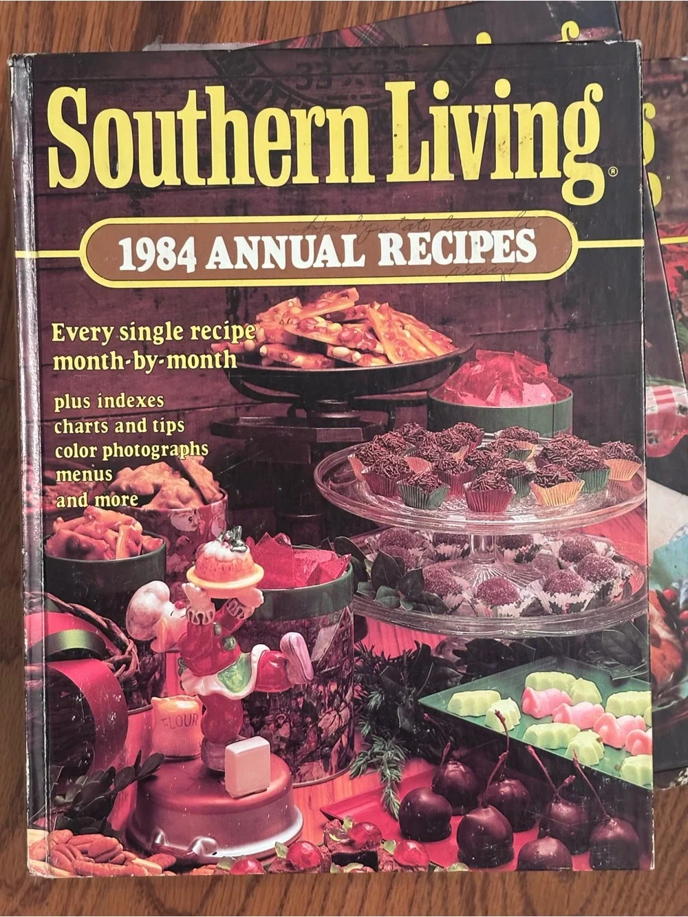 Southern Living 1984 Annual Recipes – Yellow & Brown Cover